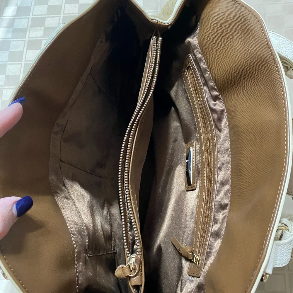 EUC DKNY Tote Large‎ Leather Logo Shoulder Strap Purse Brown Tan Gold 16” X 12”